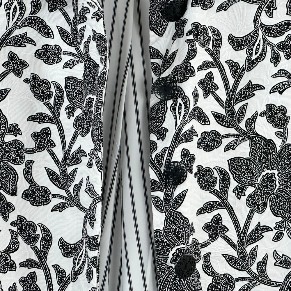 Chico's Swing Jacket Size 3 (16/18) Black White Embossed Floral 3/4 Sleeve Lined